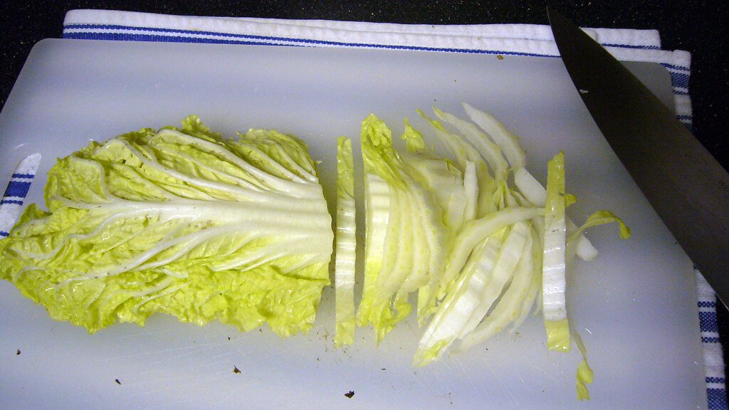 napa cabbage cutting